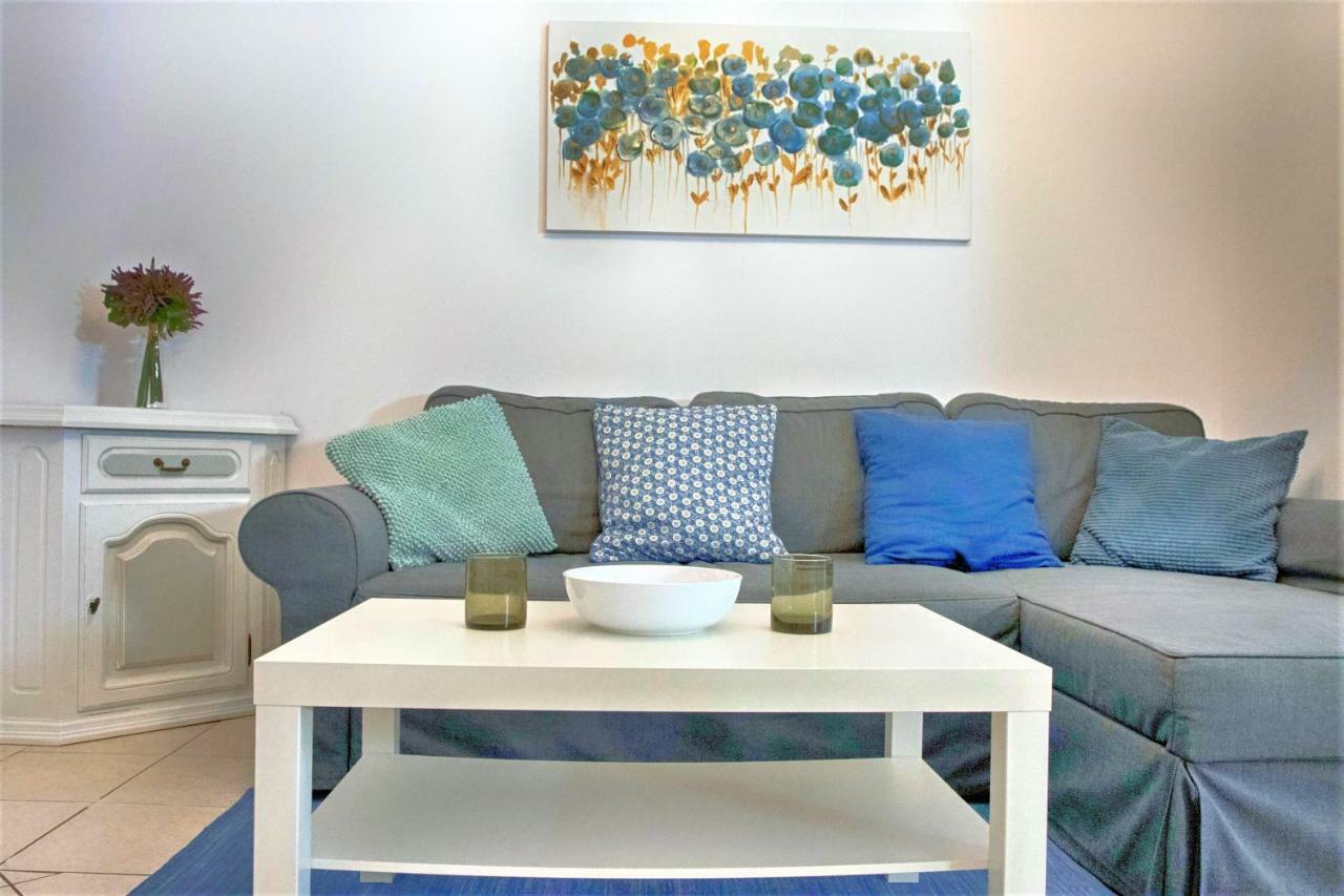 Blue Place W. Terrace Apartment *