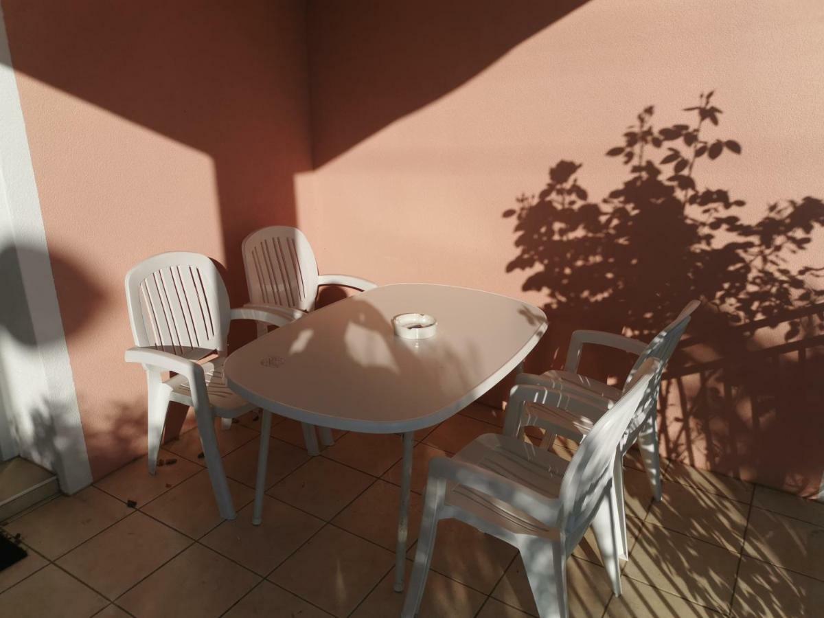 Blue Place W. Terrace Apartment *